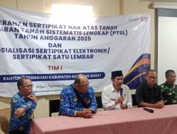 Sertifikat PTSL Electronik Tahap Pertama Di Bagikan Ke Warga Masyarakat Desa Padalarang kecamatan Padalarang Bandung Barat