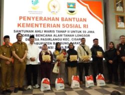 Bupati Bandung Barat Serahkan Santunan Korban Tanah Longsor Pasirlangu, Dorong Pemulihan Masyarakat