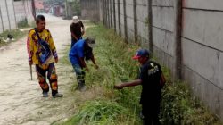 Warga RW 11 Desa Ciburuy Gelar Gotong Royong “Beberesih Lembur”, Jaga Kebersihan Lingkungan