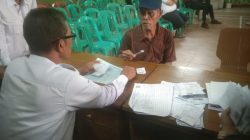 Penyaluran Bantuan Pangan di Desa Cipeundeuy: 800 KPM Terima Masing-Masing 3 Karung Beras